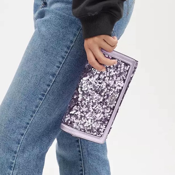 CQ526 - Coach Flap Clutch Crossbody - Picture 14 of 14